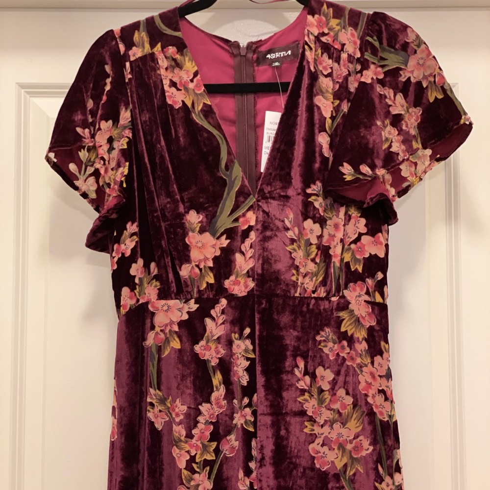 NWT Short Sleeve Purple Velvet Floral Maxi Dress With Slit • Size Medium
